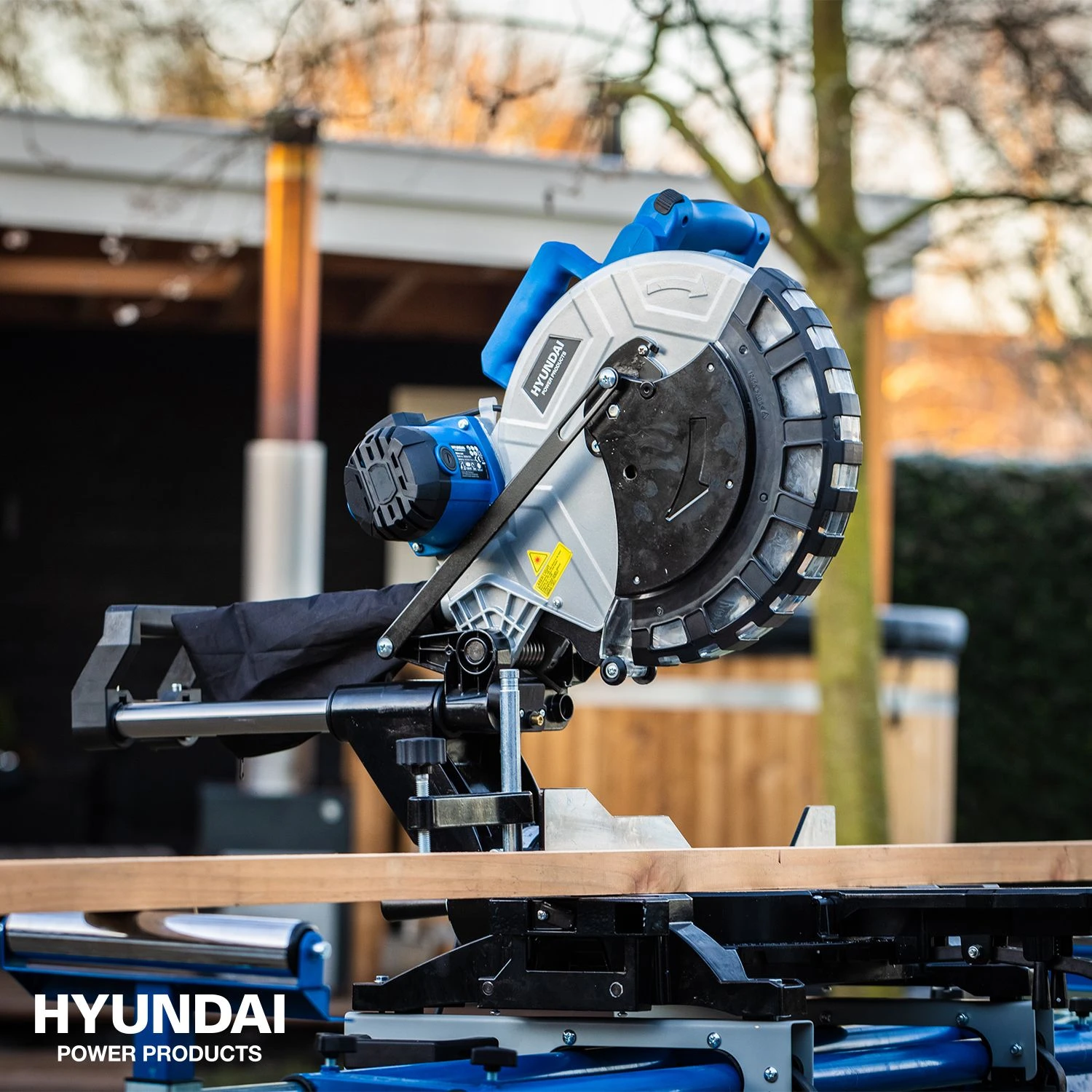 Hyundai 56256 Radiaal Afkortzaag - 1800W - 305mm (2x 45°) 11 Hyundai 56256 Radiaal Afkortzaag - 1800W - 305mm (2x 45°) - Afbeelding 11