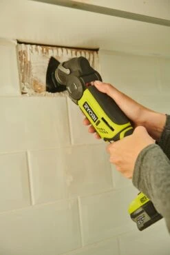 Ryobi R18MT-0 ONE+ 18V Li-Ion Accu Multitool Body Incl. Accessoires - 5133002466 -Gereedschapswinkel 5f44e4d3d8330cad47e8642212bb7bb8