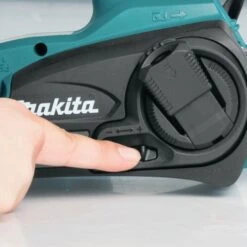Makita DUC302Z 36V (2x 18V) Li-Ion Accu Kettingzaag Body - 300mm 9 Makita DUC302Z 36V (2x 18V) Li-Ion Accu Kettingzaag Body - 300mm -Gereedschapswinkel 618977c5172bc3084444fc6337db3e59