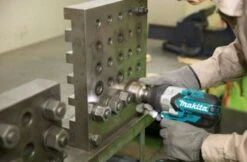 Makita DTW1001Z 18V Li-Ion Accu Slagmoersleutel Body - 1050Nm - 3/4" - Koolborstelloos 5 Makita DTW1001Z 18V Li-Ion Accu Slagmoersleutel Body - 1050Nm - 3/4" - Koolborstelloos -Gereedschapswinkel 64dc5b83e3d163177c4c0e721695c8ee