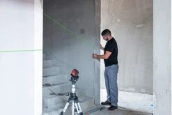 Sola Crossline P2 Kruislijnlaser In Koffer Met Wandhouder - Groen - 25m - 71013901 8 Sola Crossline P2 Kruislijnlaser In Koffer Met Wandhouder - Groen - 25m - 71013901 -Gereedschapswinkel 7929ee00df2c0cf84ef11a4a41cc70dd