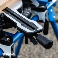 Hyundai 56256 Radiaal Afkortzaag - 1800W - 305mm (2x 45°) 20 Hyundai 56256 Radiaal Afkortzaag - 1800W - 305mm (2x 45°) -Gereedschapswinkel 917cc7e97e5e4d920553dbd00ecc3db3