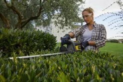 Stiga HT 700e Accu Heggenschaar Body - 56cm - 34mm -Gereedschapswinkel 9563ed63e62ee24585d900024f81ef9e