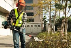 Makita EN4951SH 4-takt Benzine Stokheggenschaar - 2,05m 5 Makita EN4951SH 4-takt Benzine Stokheggenschaar - 2,05m -Gereedschapswinkel c000225a8feff3c1f812f4dafcafb1e5