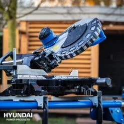 Hyundai 56256 Radiaal Afkortzaag - 1800W - 305mm (2x 45°) 17 Hyundai 56256 Radiaal Afkortzaag - 1800W - 305mm (2x 45°) -Gereedschapswinkel da51a147c6223933ffccaaafb7e72a9d