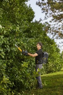 Stiga HT 900e Accu Heggenschaar Body - 60cm - 40mm -Gereedschapswinkel ee7e978ca086c2aa354911c4cc7f2351